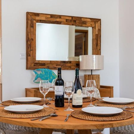West Wood Holiday Apartment, C6 - Flic En Flac With Pool At A Quiet Location, Beautifully Decorated And Close To The Beach 外观 照片