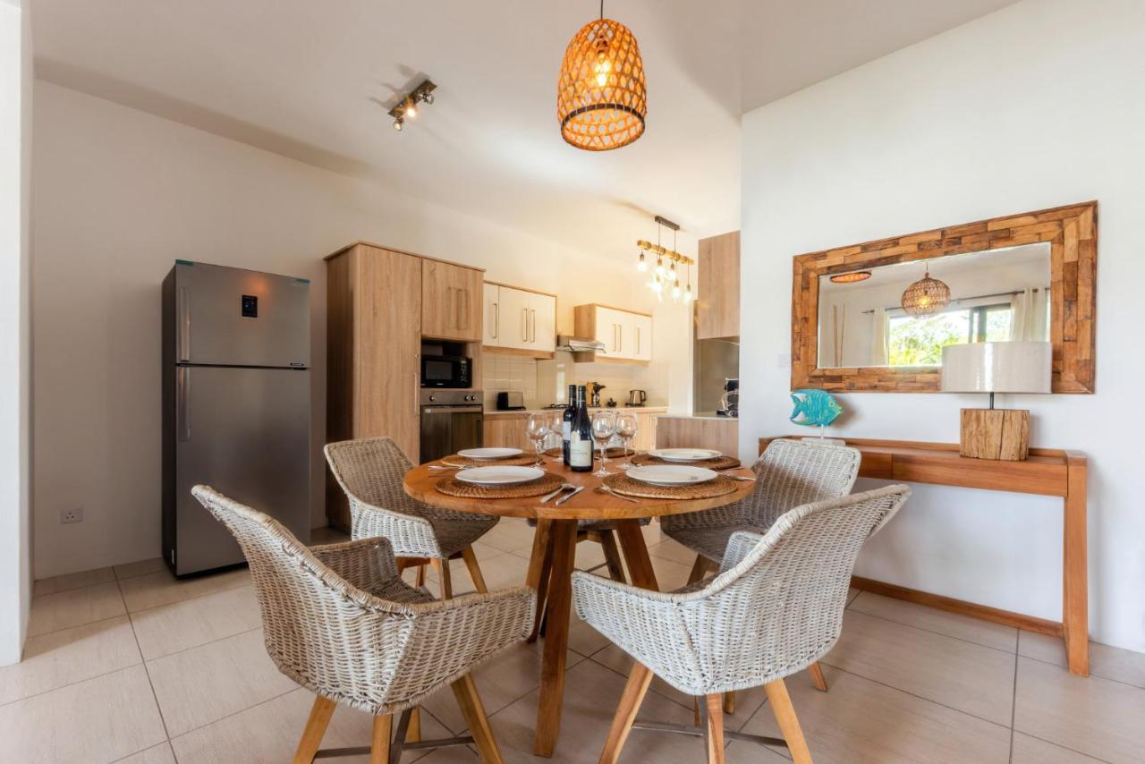 West Wood Holiday Apartment, C6 - Flic En Flac With Pool At A Quiet Location, Beautifully Decorated And Close To The Beach 外观 照片