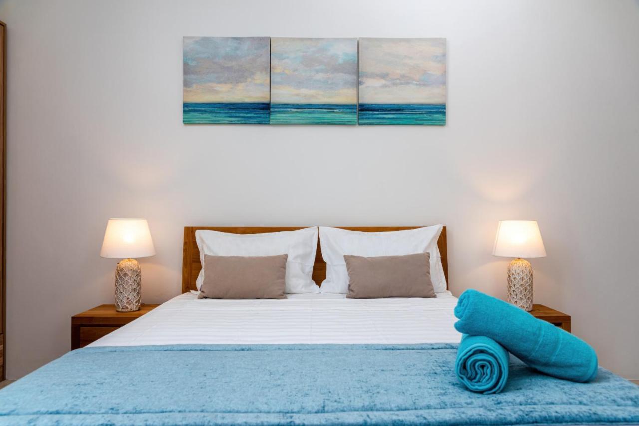 West Wood Holiday Apartment, C6 - Flic En Flac With Pool At A Quiet Location, Beautifully Decorated And Close To The Beach 外观 照片