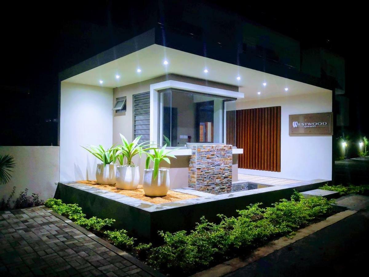 West Wood Holiday Apartment, C6 - Flic En Flac With Pool At A Quiet Location, Beautifully Decorated And Close To The Beach 外观 照片